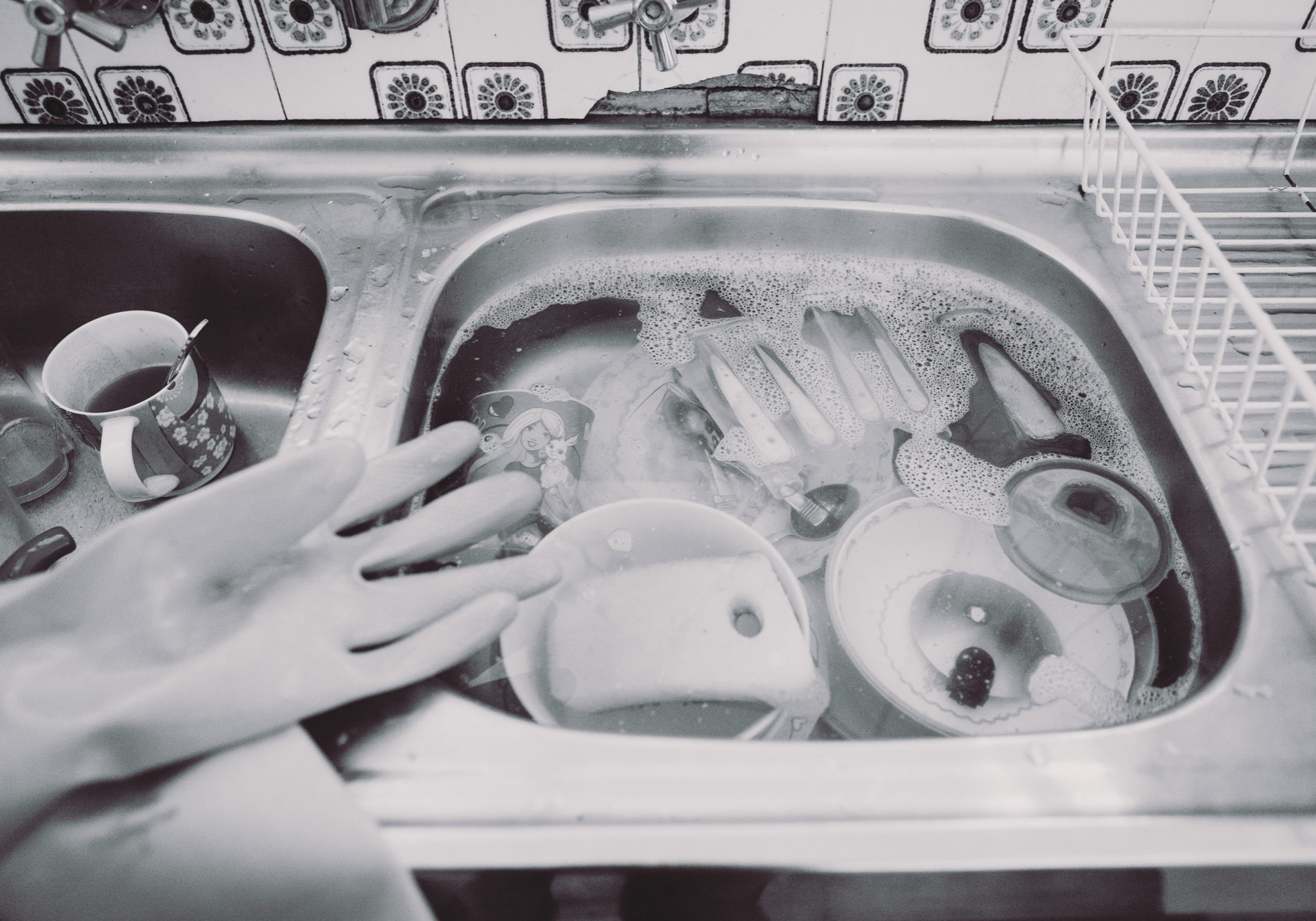 Dirty_dishes_in_sink-01 Dirty_dishes_in_sink-01
